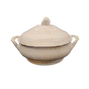 Mikasa Renaissance White Large Soup Tureen
